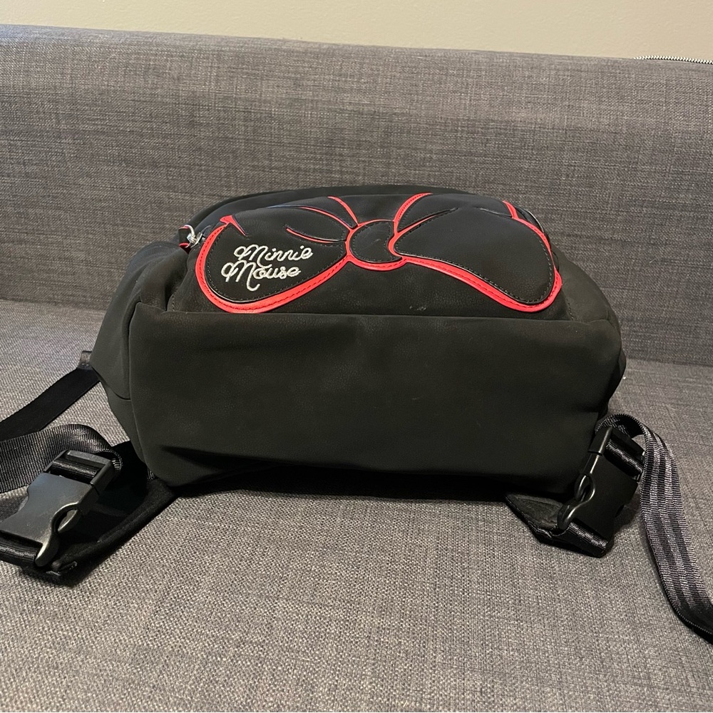 NWOT Petunia Pickle Bottom District Backpack in Disney's Signature Minnie Mouse - Picture 9 of 11